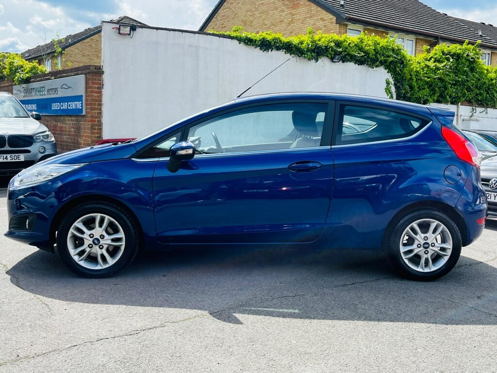 Compare Ford Fiesta 1.0 Zetec Euro 6 Ss BW66KRG Blue