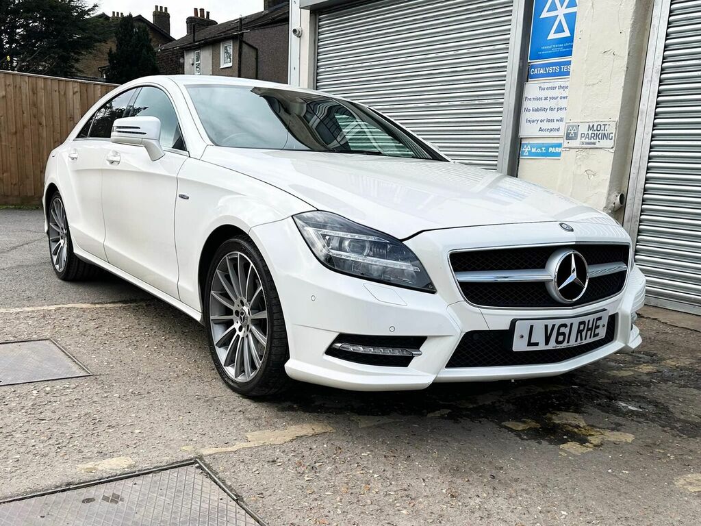 Compare Mercedes-Benz CLS Saloon 3.0 Cls350 Cdi V6 Blueefficiency Amg Sport LV61RHE White