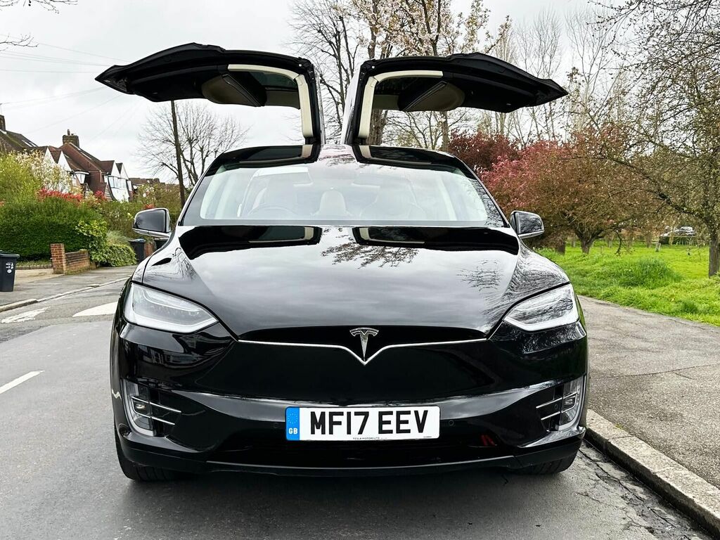 Compare Tesla Model X 4X4 P90d Dual Motor Executive Edition 4Wde MF17EEV Black