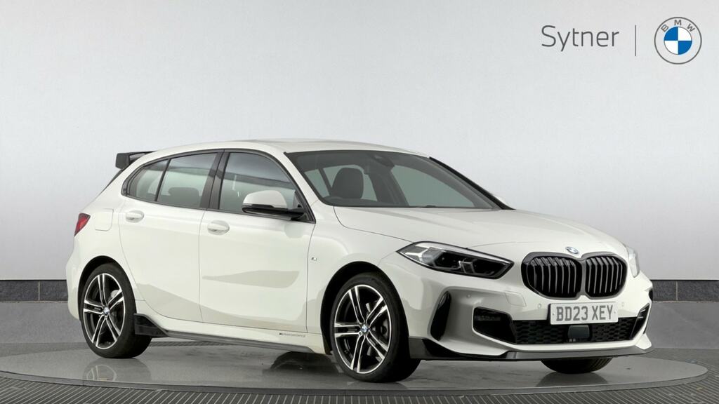 Compare BMW 1 Series 118I 136 M Sport BD23XEY White