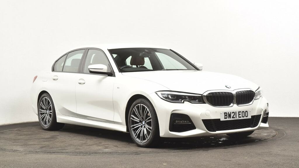 Compare BMW 3 Series 320I M Sport Step BW21EOO White