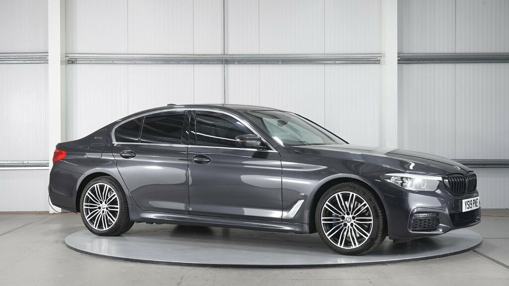 Compare BMW 5 Series 530E M Sport YS19PNE Grey