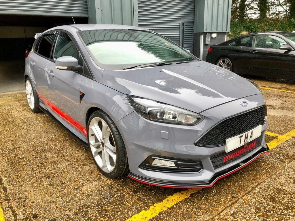 Compare Ford Focus 2.0T Ecoboost St-3 Euro 6 Ss  Grey