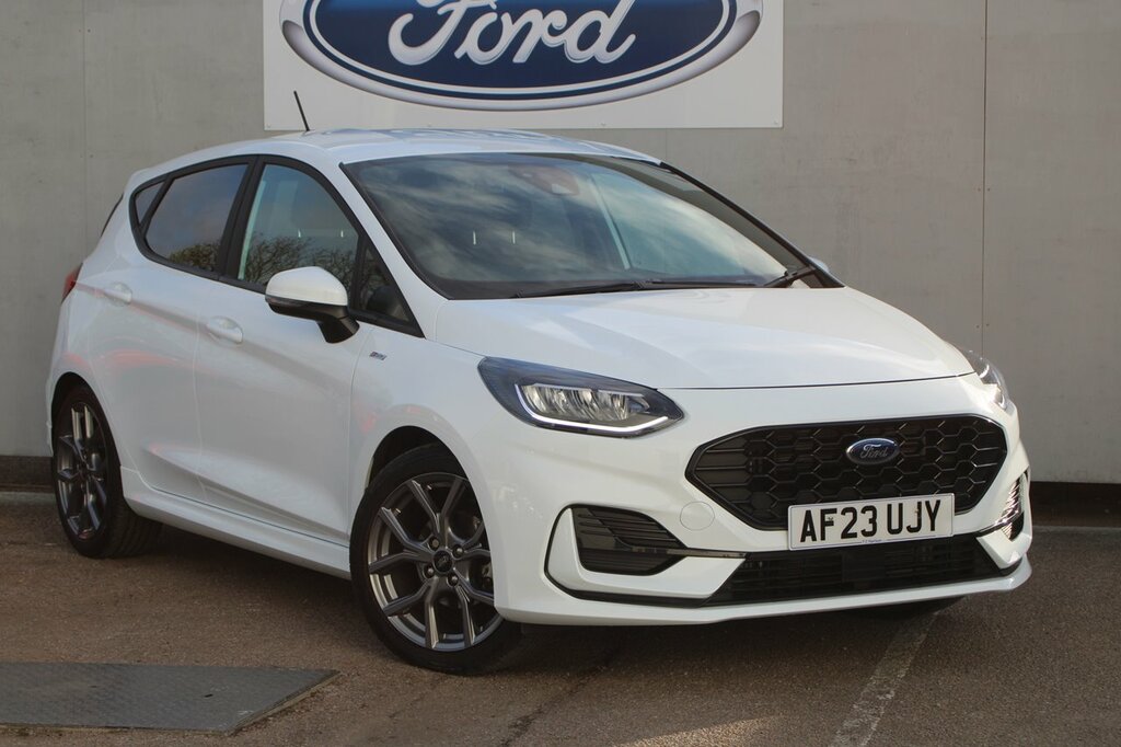 Compare Ford Fiesta 1.0 Ecoboost St-line AF23UJY White