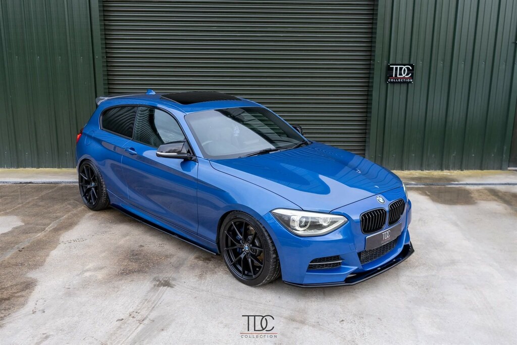 Compare BMW M1 Hatchback OFZ4939 Blue