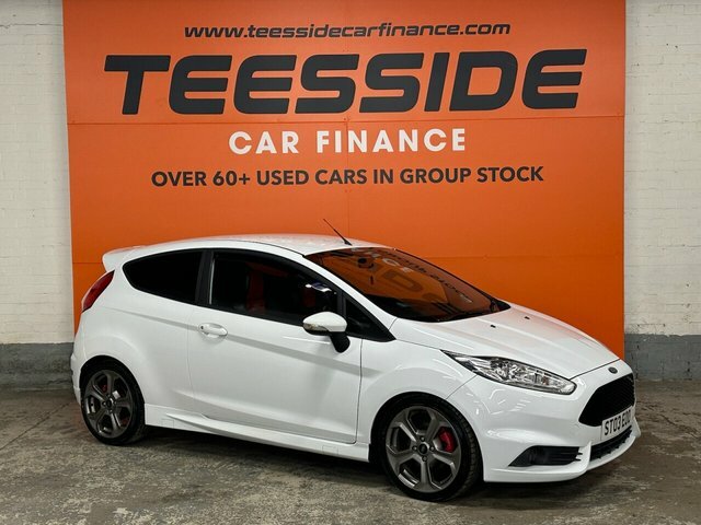 Compare Ford Fiesta 1.6 St-2 180 Bhp ST03EOO White