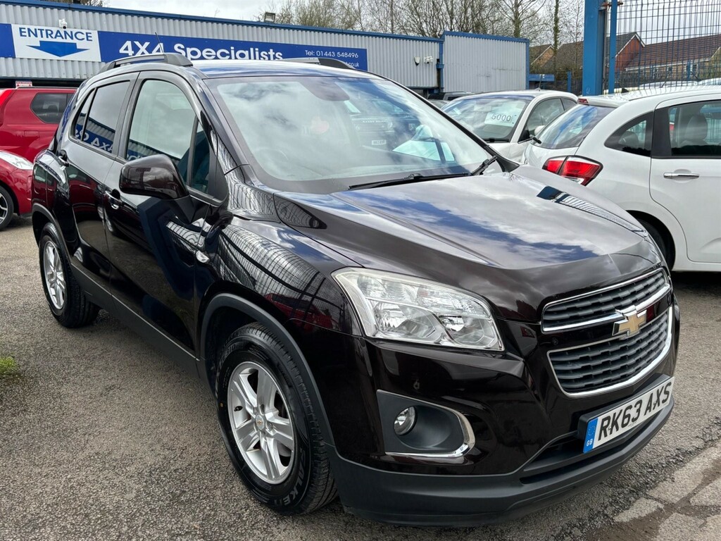 Compare Chevrolet Trax 1.6 Ls Euro 5 Ss RK63AXS Brown