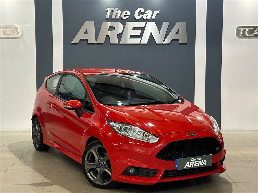 Compare Ford Fiesta Hatchback CU16VCY Red
