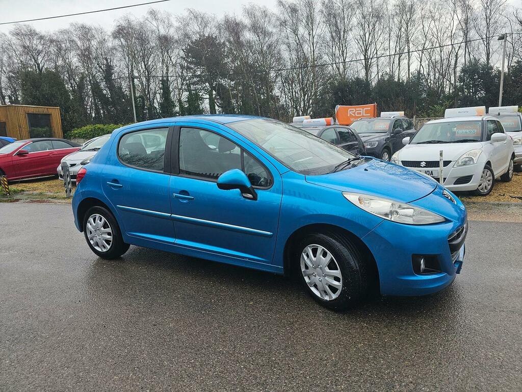 Compare Peugeot 207 Hatchback 1.4 Hdi Access 2012 MW61TZH Blue