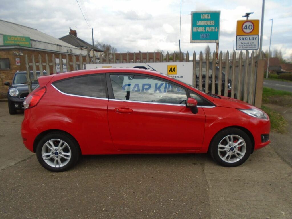 Compare Ford Fiesta Hatchback 1.0T Ecoboost Zetec Euro 6 Ss 20 AP16WMV Red
