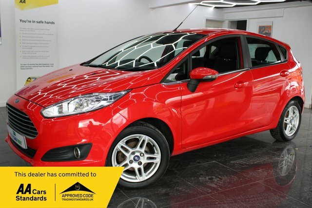 Compare Ford Fiesta 1.0 Zetec 79 Bhp WV63YLD Red
