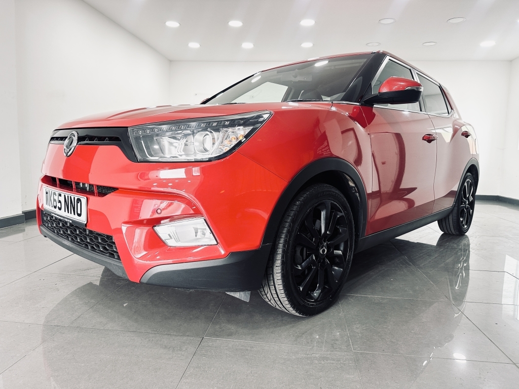 Compare SsangYong Tivoli 1.6 Elx WK65NNO Red