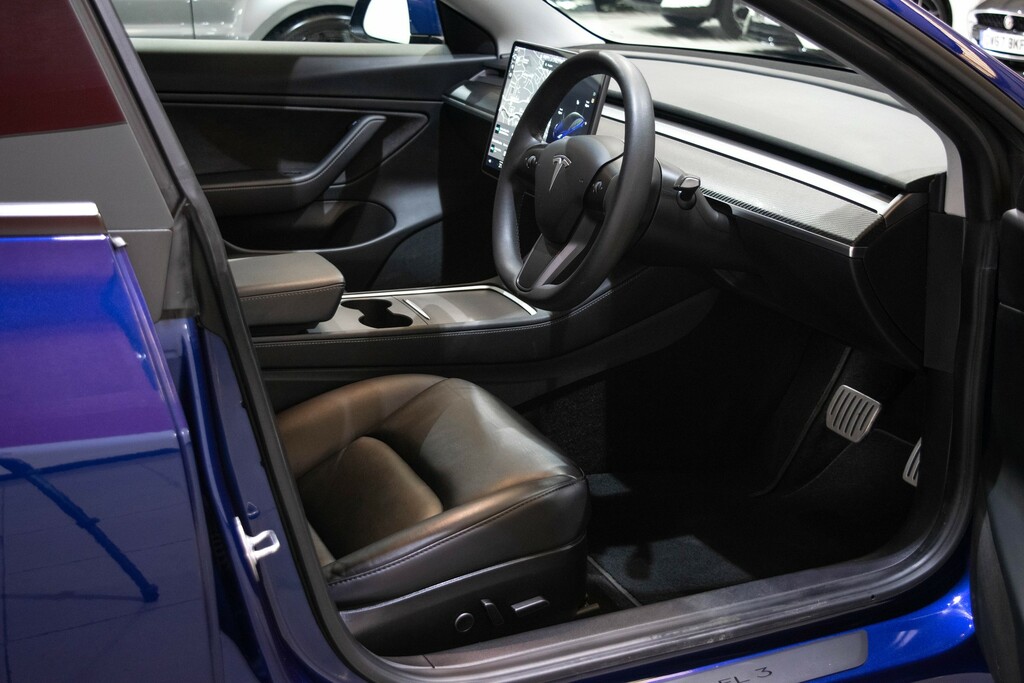 Compare Tesla Model 3 Performance Awd 1 Owner Vat Qualifying UGZ4543 Blue