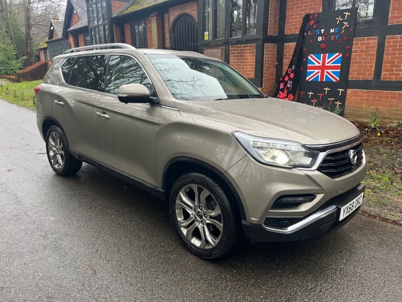Compare SsangYong Rexton Ultimate YX68ORZ Beige