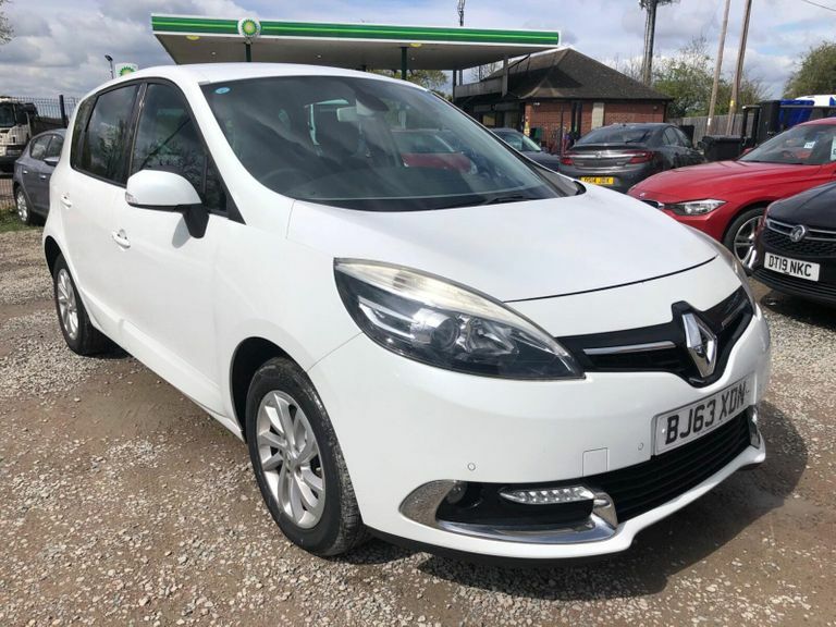 Compare Renault Scenic 1.5 Dci Energy Dynamique Tomtom Euro 5 Ss BJ63XDN White