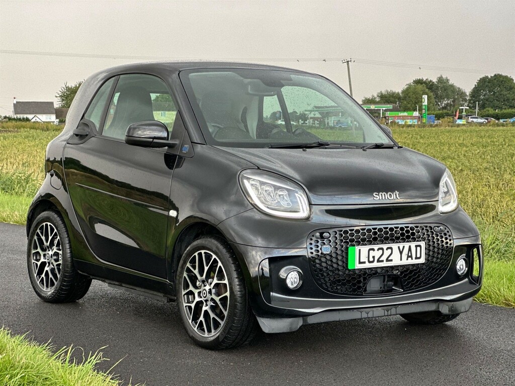Compare Smart Fortwo 17.6Kwh Exclusive 22Kw Charger LG22YAD Black