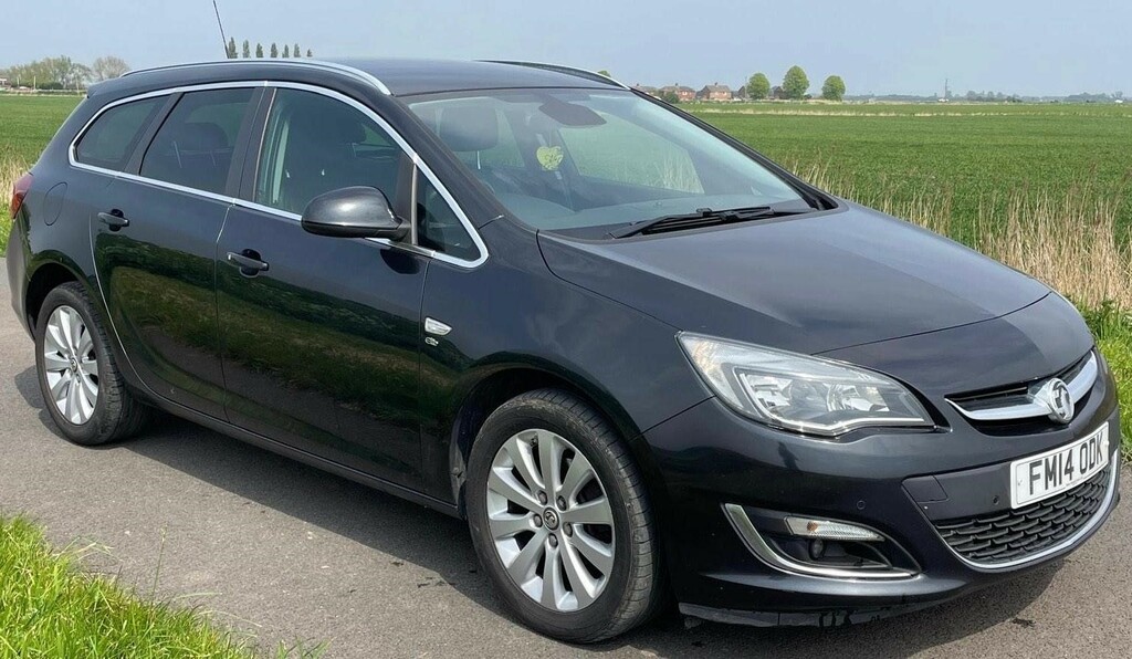 Compare Vauxhall Astra Astra Elite Cdti Ss FM14ODK Black