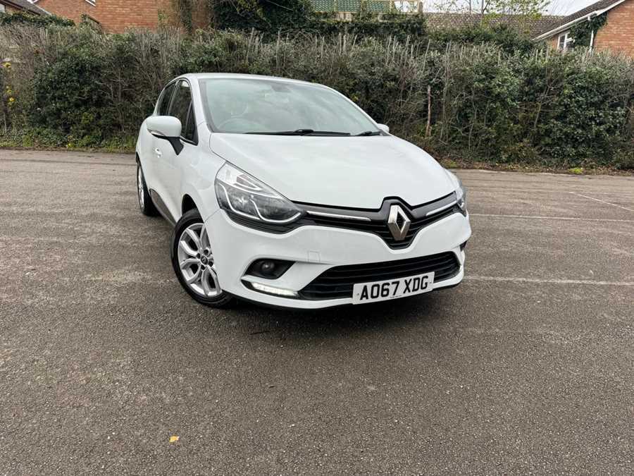 Compare Renault Clio Dynamique Nav Tce 0.9 89Bhp Hatchback - Onl AO67XDG White
