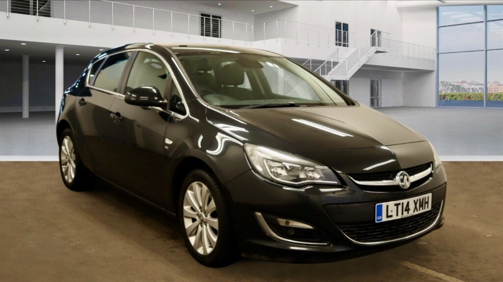 Compare Vauxhall Astra 1.6 16V Se Euro 5 LT14XMH Black