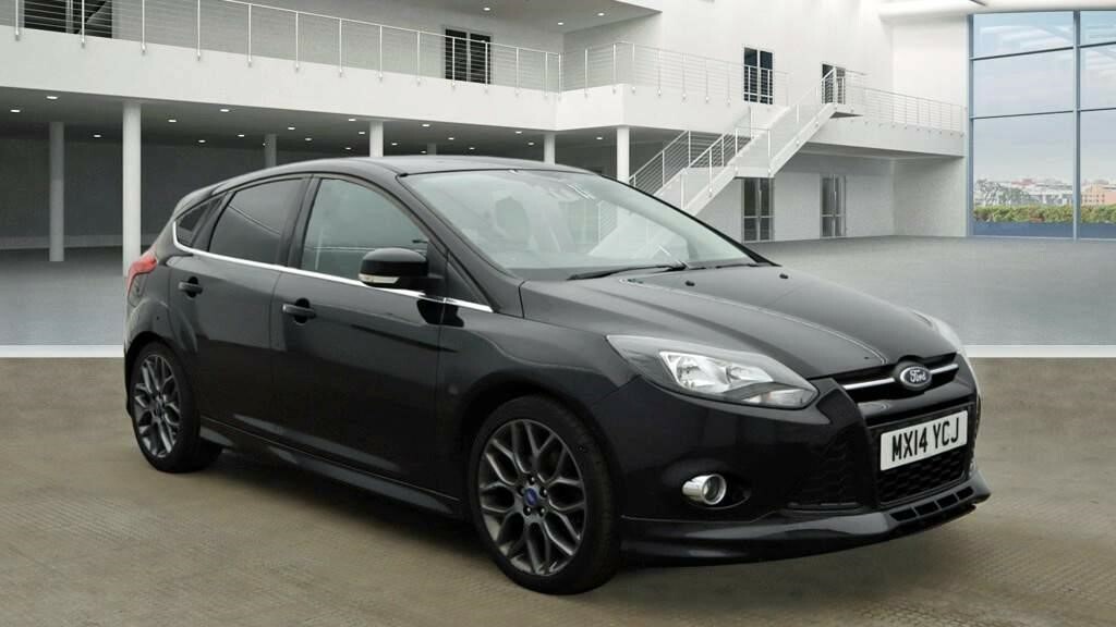 Compare Ford Focus 1.6T Ecoboost Zetec S Euro 5 Ss MX14YCJ Black