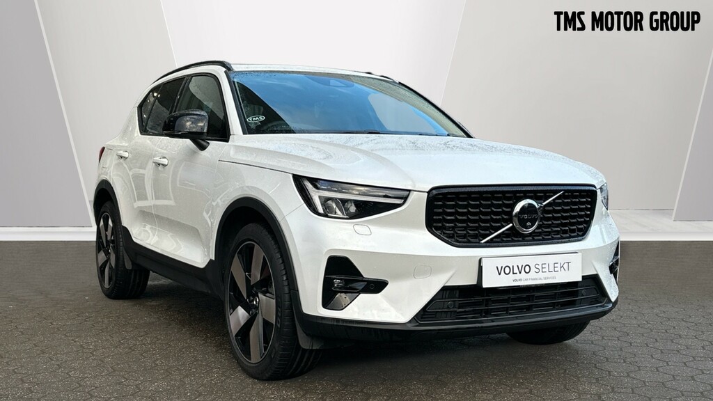 Compare Volvo XC40 Xc40 Recharge Ultimate, T5 Plug-in Hybrid, Electri KR72FTZ White