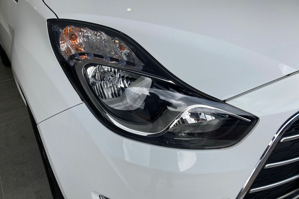 Compare Hyundai Ix20 1.6 Se Hatchback EO20FVY White