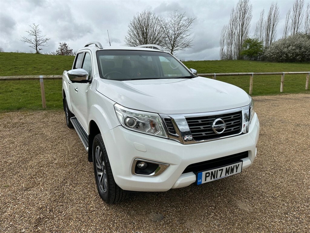 Compare Nissan Navara 2.3 Dci Tekna Double Cab Pickup 4Wd Euro 6 Ss 4 PN17MWY White