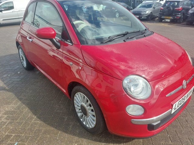 Compare Fiat 500 1.2 Lounge 69 Bhp LG09NVH Red