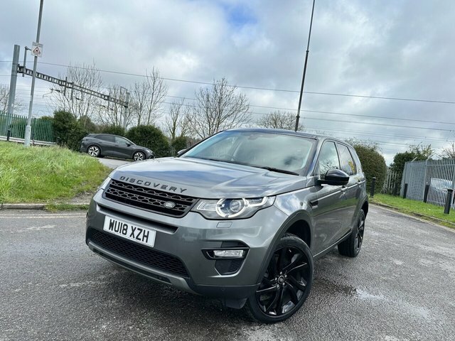 Compare Land Rover Discovery Td4 Hse Black WU18XZH Grey