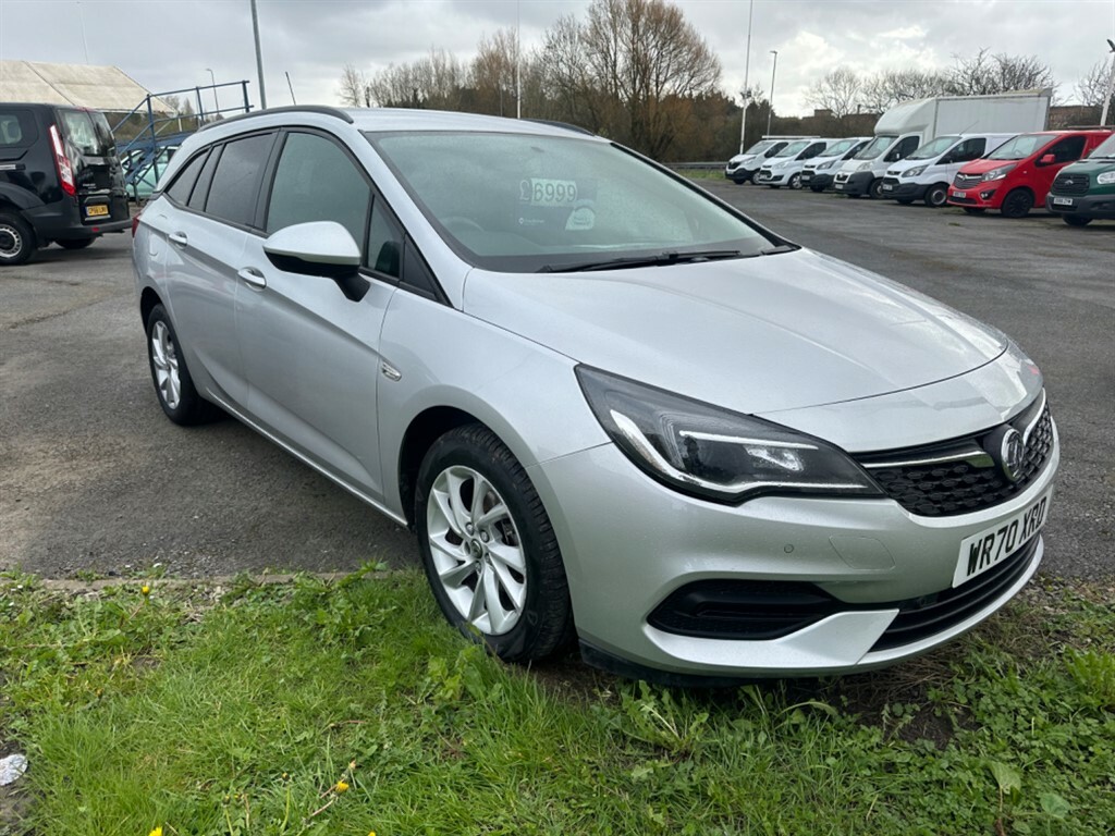 Compare Vauxhall Astra Estate WR70XRD Silver