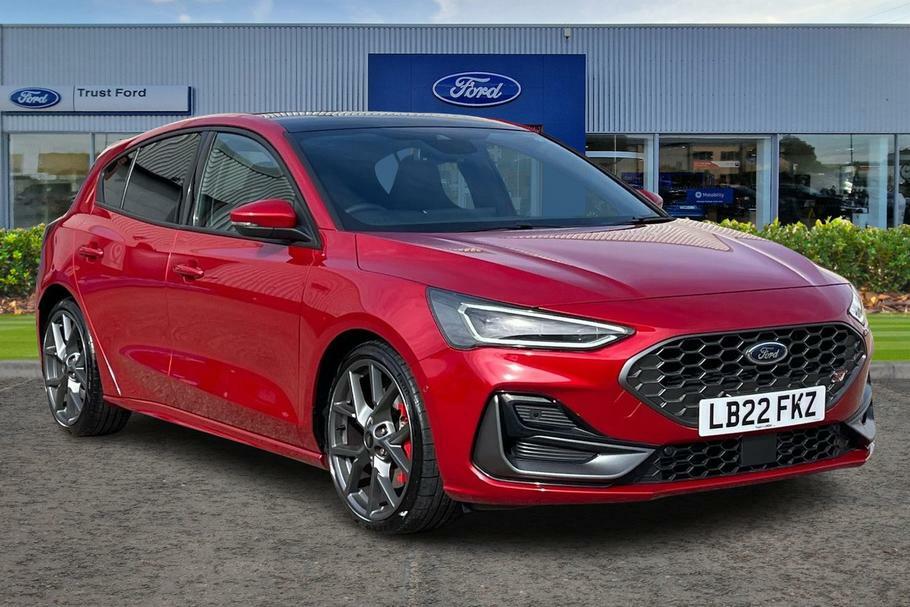 Compare Ford Focus 2.3 Ecoboost St LB22FKZ Red