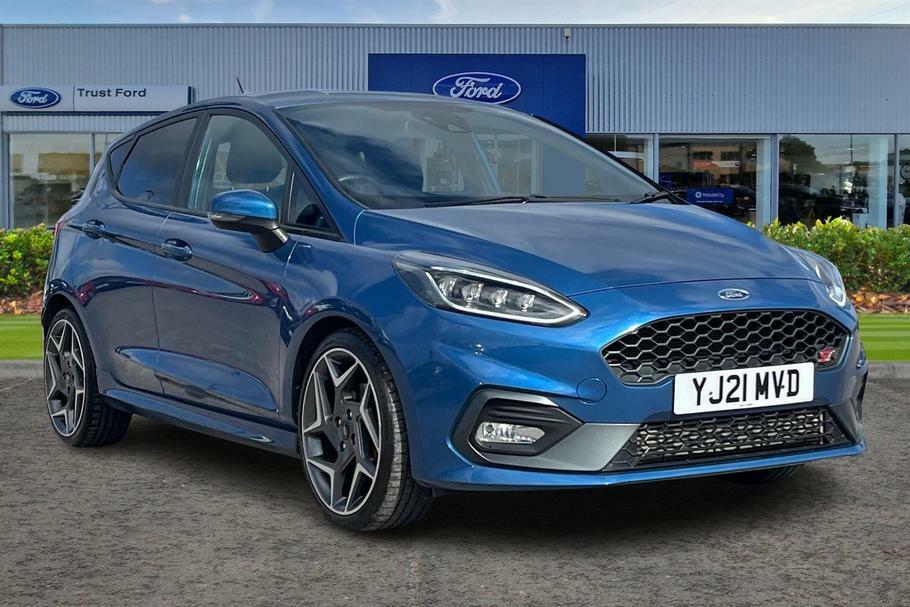 Compare Ford Fiesta 1.5 Ecoboost St-3 5Dr- With Blind Spot Information YJ21MVD Blue