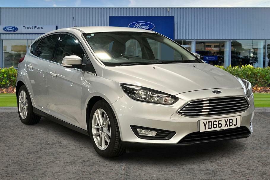 Compare Ford Focus 1.0 Ecoboost 125 Zetec YD66XBJ Silver