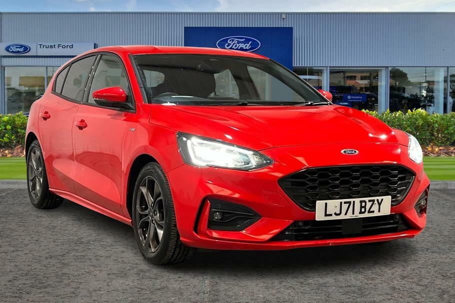 Compare Ford Focus 1.0 Ecoboost St-line 5Dr- Parking Sensors, Cruise LJ71BZY Red