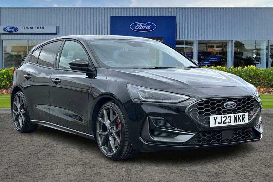 Compare Ford Focus 2.3 Ecoboost St YJ23WKR Black