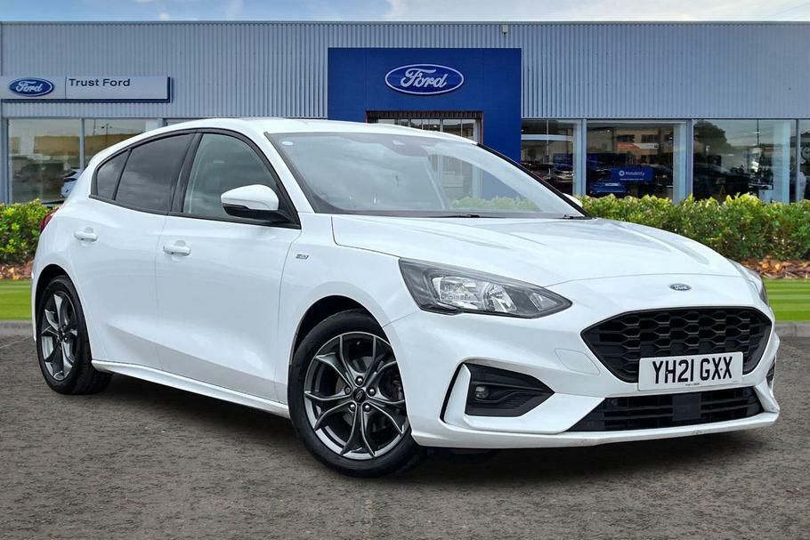 Compare Ford Focus 1.0 Ecoboost Hybrid Mhev 125 St-line Edition S YH21GXX White