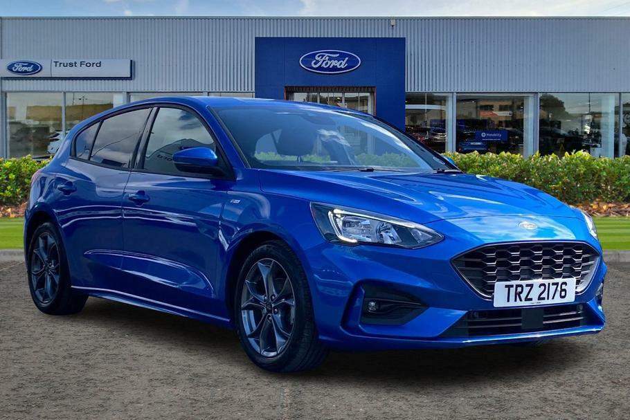 Compare Ford Focus 1.0 Ecoboost Hybrid Mhev 125 St-line Edition TRZ2176 Blue