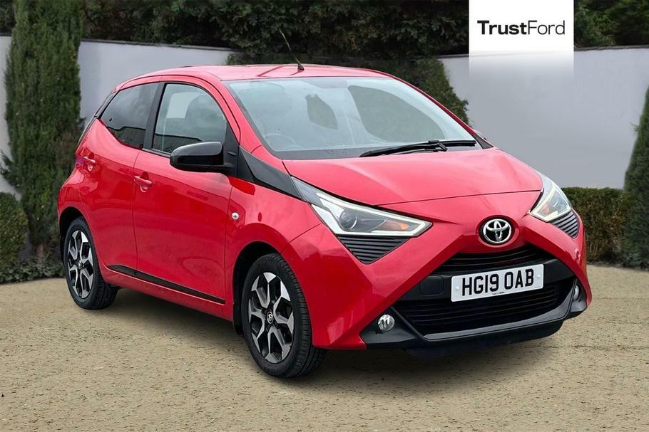 Compare Toyota Aygo Vvt-i X-trend HG19OAB Red