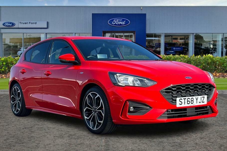 Compare Ford Focus 1.0 Ecoboost 125 St-line X ST68YJZ Red