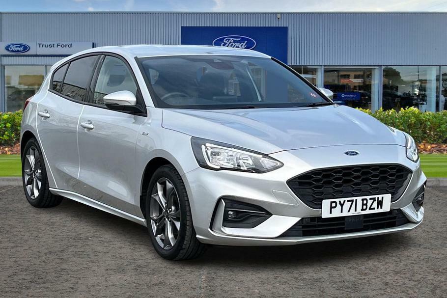 Compare Ford Focus 1.0 Ecoboost St-line PY71BZW Silver
