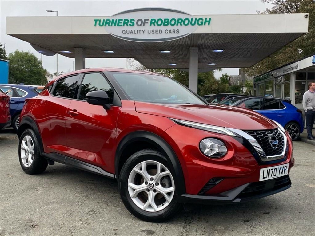 Compare Nissan Juke N-connecta Dig-t LN70YXP Red