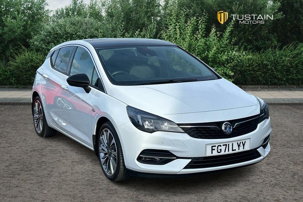 Compare Vauxhall Astra Vauxhall Astra 1.2 Griffin Edition Hatchback FG71LYY White