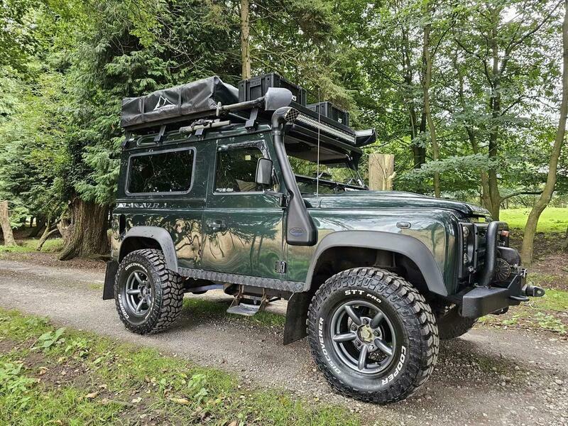 Compare Land Rover Defender Defender 90 Hard Top Td GX60FHD Green