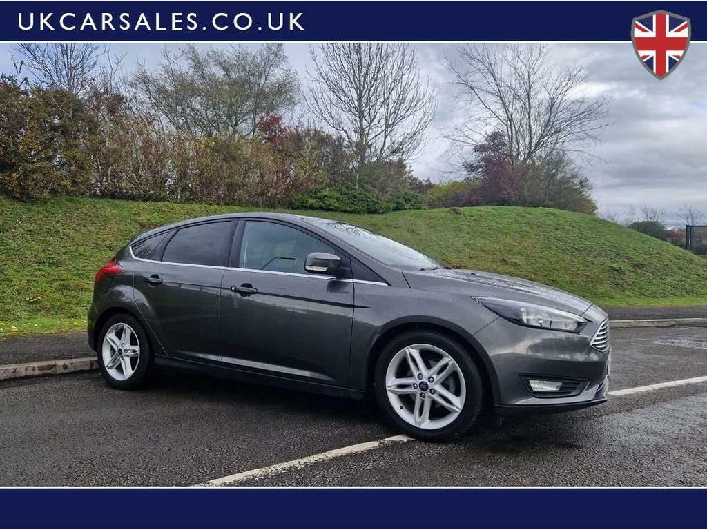 Compare Ford Focus 1.0T Ecoboost Zetec Edition Euro 6 Ss LK67DVY Grey