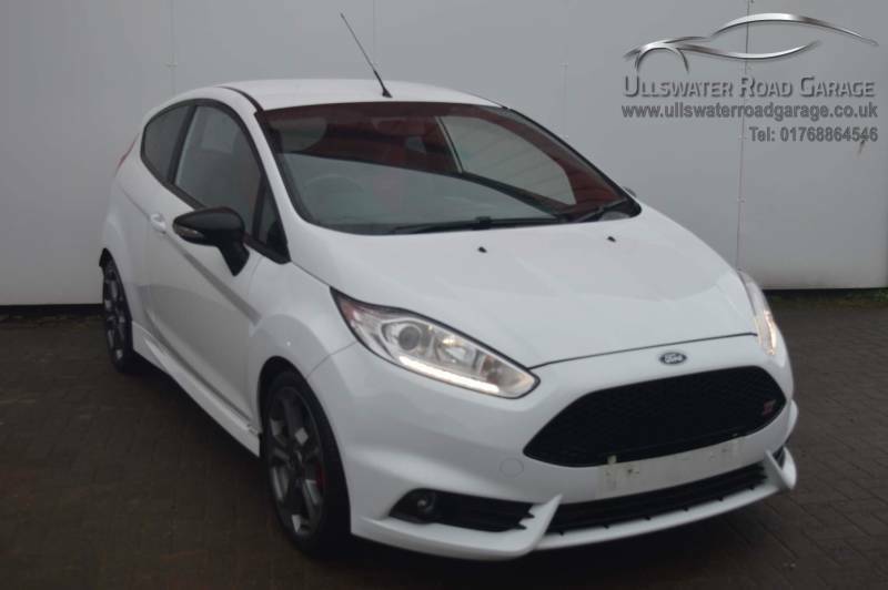 Compare Ford Fiesta 1.6 Ecoboost St-2 AX17BYS White