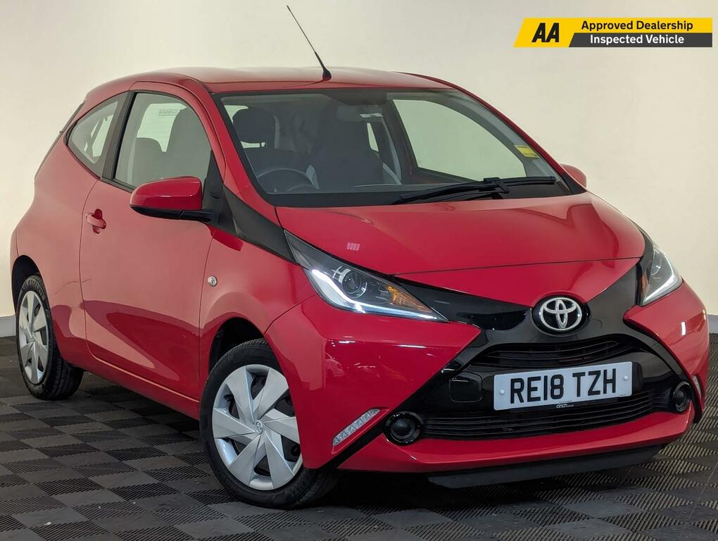 Compare Toyota Aygo 1.0 Vvt-i X-play Euro 6 RE18TZH Red