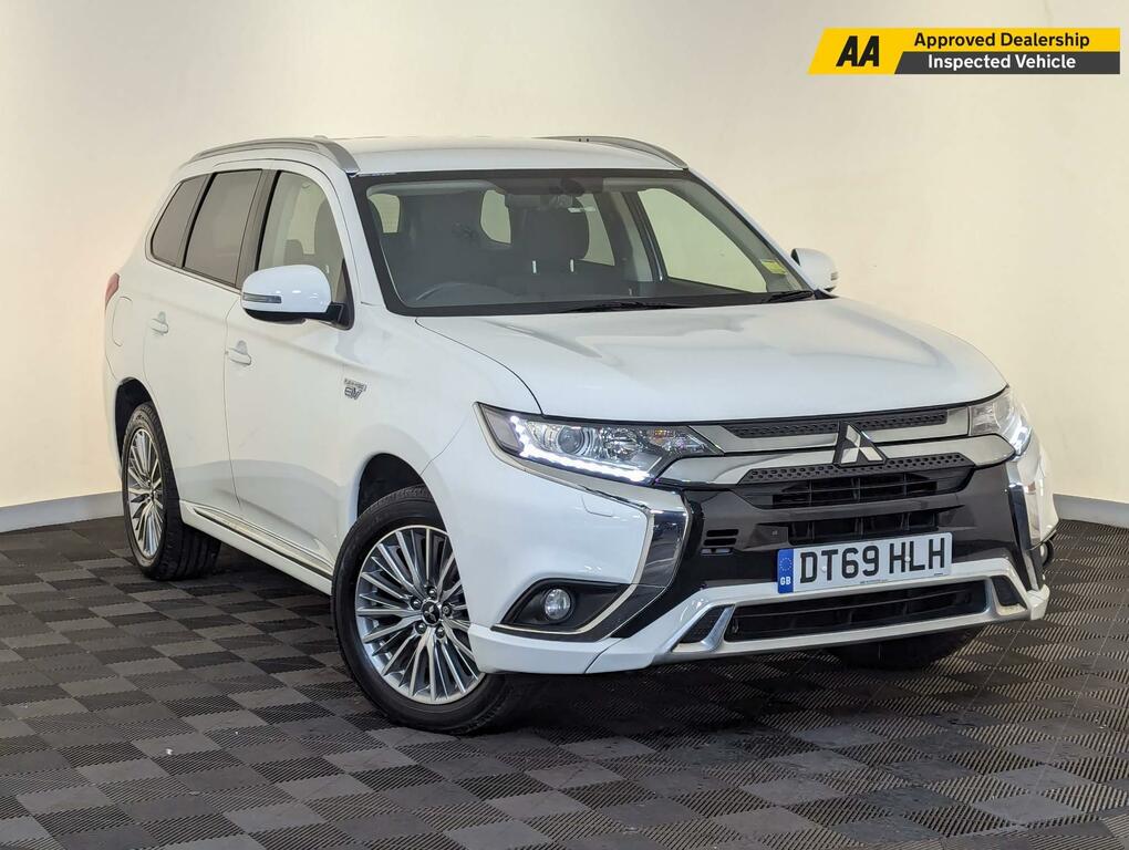 Compare Mitsubishi Outlander 2.4H Twinmotor 13.8Kwh Design Cvt 4Wd Euro 6 Ss DT69HLH White
