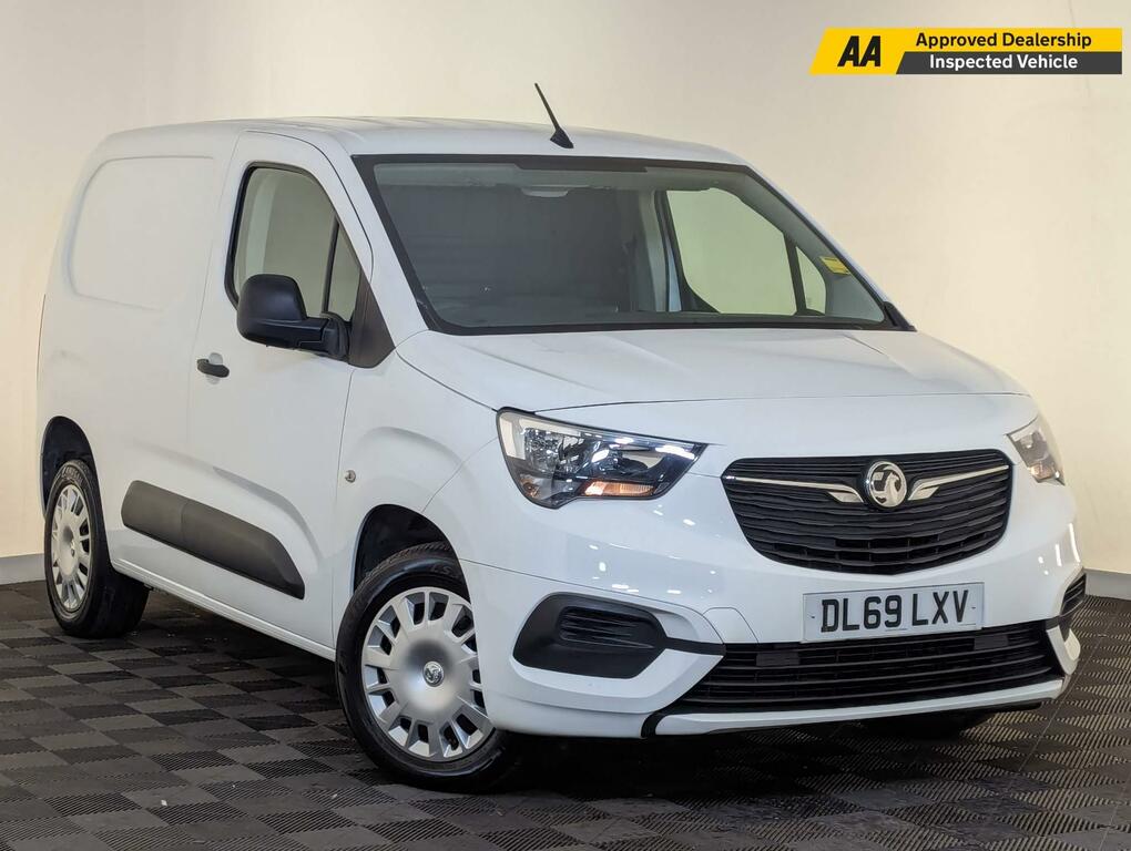Compare Vauxhall Combo 1.6 Turbo D 2300 Sportive L1 H1 Euro 6 Ss DL69LXV White