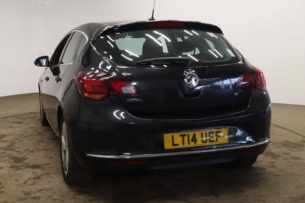 Compare Vauxhall Astra Hatchback 1.6 16V Sri Euro 5 201414 LT14UEF Black