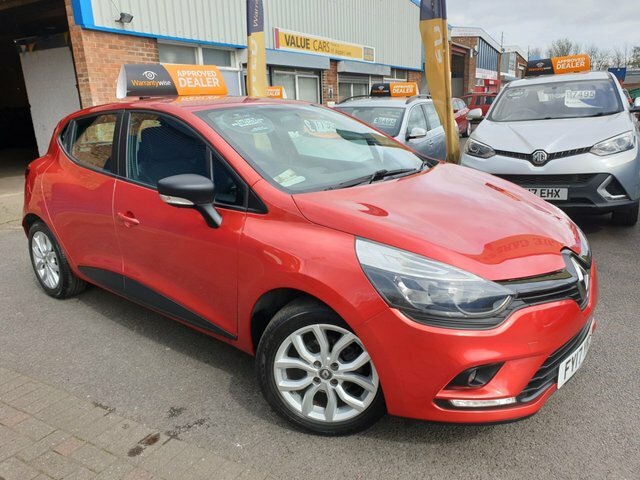 Compare Renault Clio 2017 1.1 Play 73 Bhp FY17YNS Red